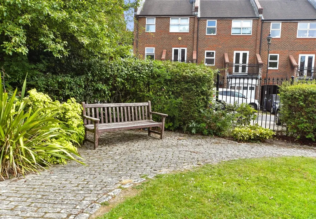 External Lifestyle Photograph - Manning Close, East Grinstead, West Sussex - Wards of Kent