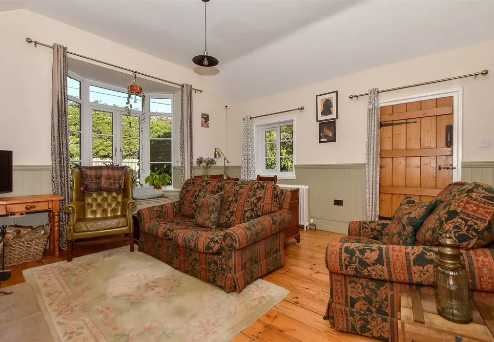 Lounge - Maidstone Road, Paddock Wood, Tonbridge, Kent - Wards of Kent