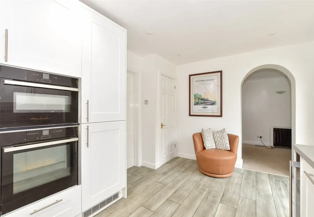 Kitchen - Blakes Farm Road, Southwater, Horsham, West Sussex - Wards of Kent