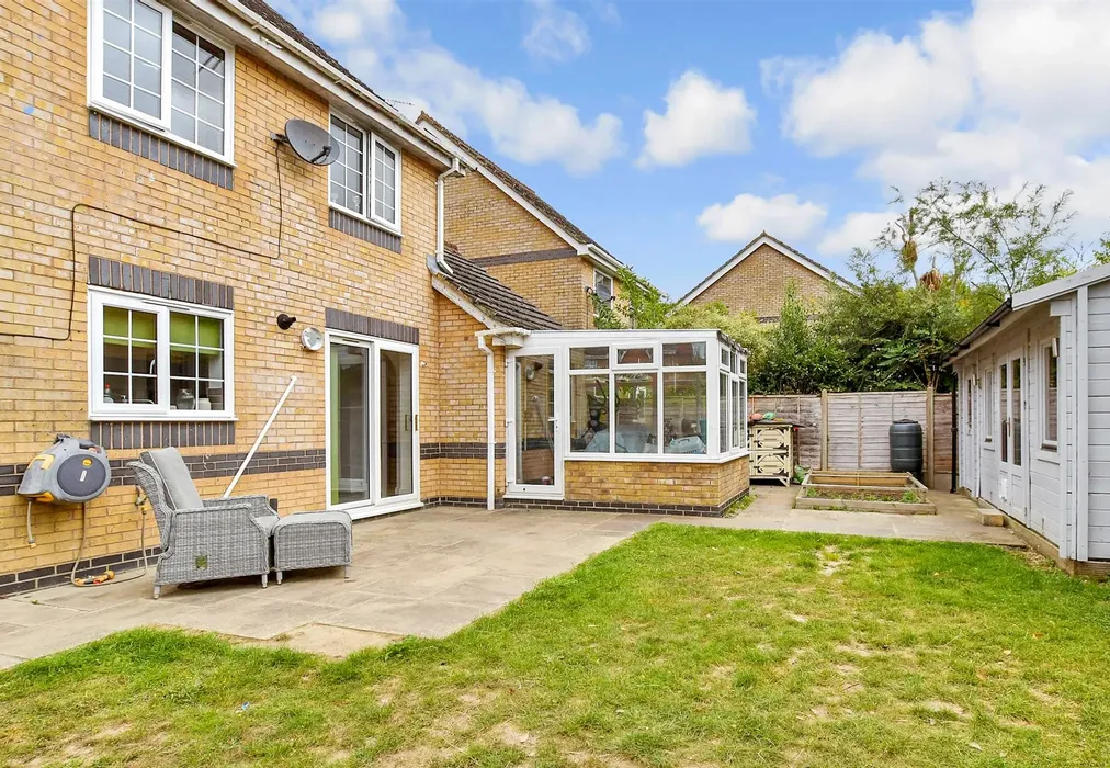 Rear Garden - Blakes Farm Road, Southwater, Horsham, West Sussex - Wards of Kent