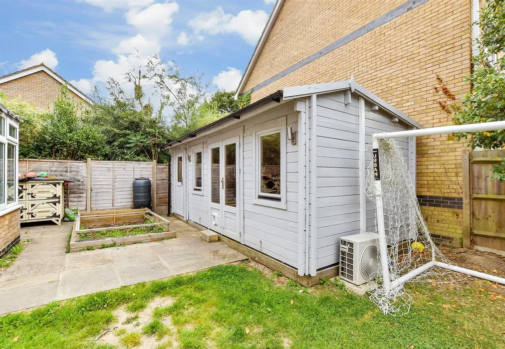 Workshop/Outbuildings - Blakes Farm Road, Southwater, Horsham, West Sussex - Wards of Kent