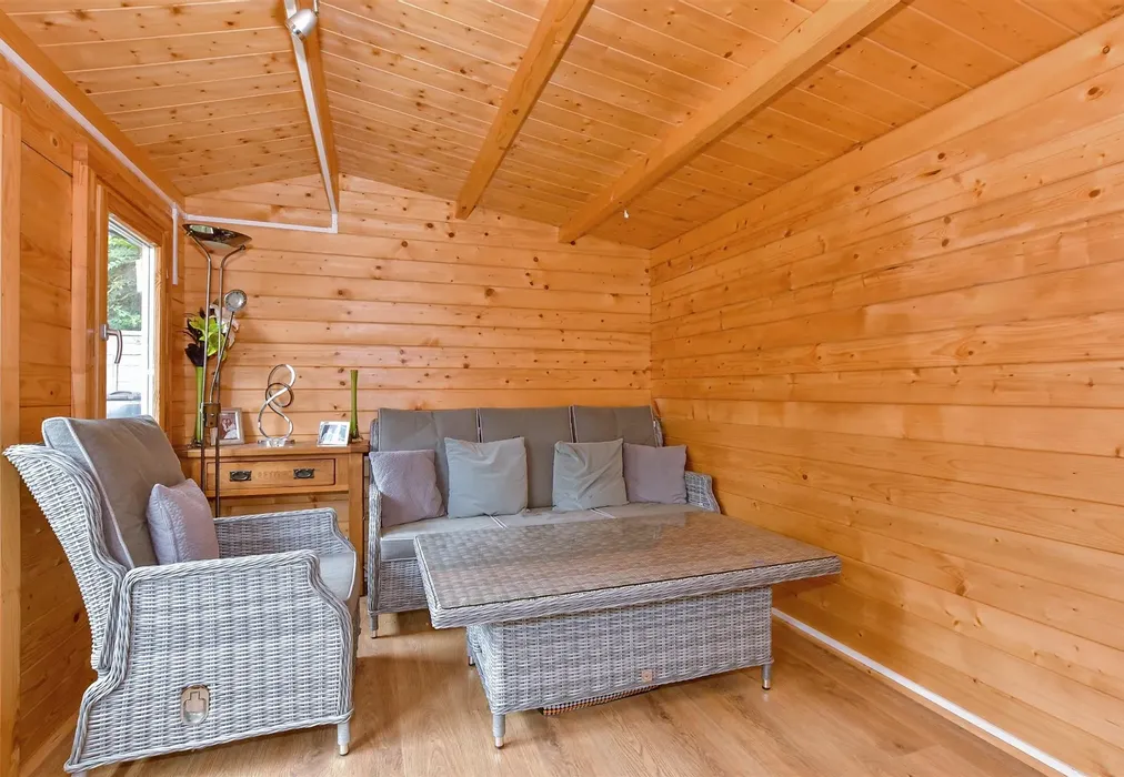 Workshop/Outbuildings - Blakes Farm Road, Southwater, Horsham, West Sussex - Wards of Kent