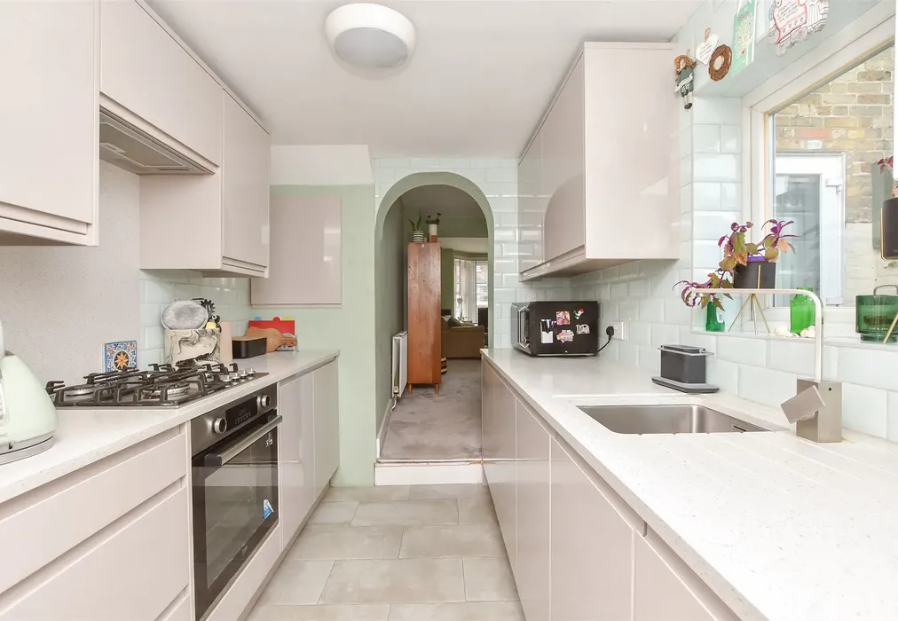 Kitchen - Grosvenor Road, Ramsgate, Kent - Wards of Kent