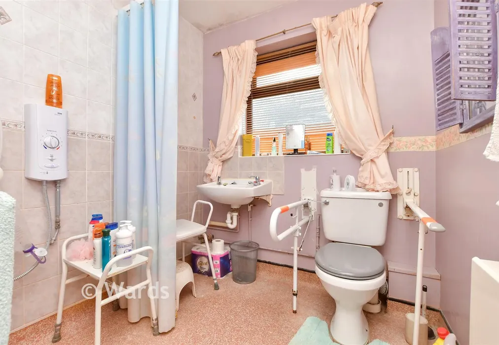 Wet Room - Grummock Avenue, Ramsgate, Kent - Wards of Kent