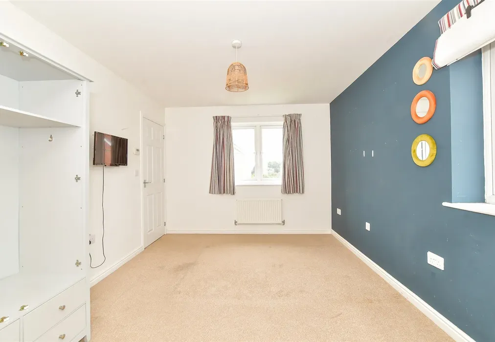 Bedroom 1 - Navigation Drive, Yapton, Arundel, West Sussex - Wards of Kent