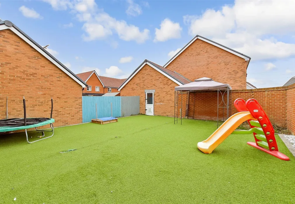 Rear Garden - Navigation Drive, Yapton, Arundel, West Sussex - Wards of Kent