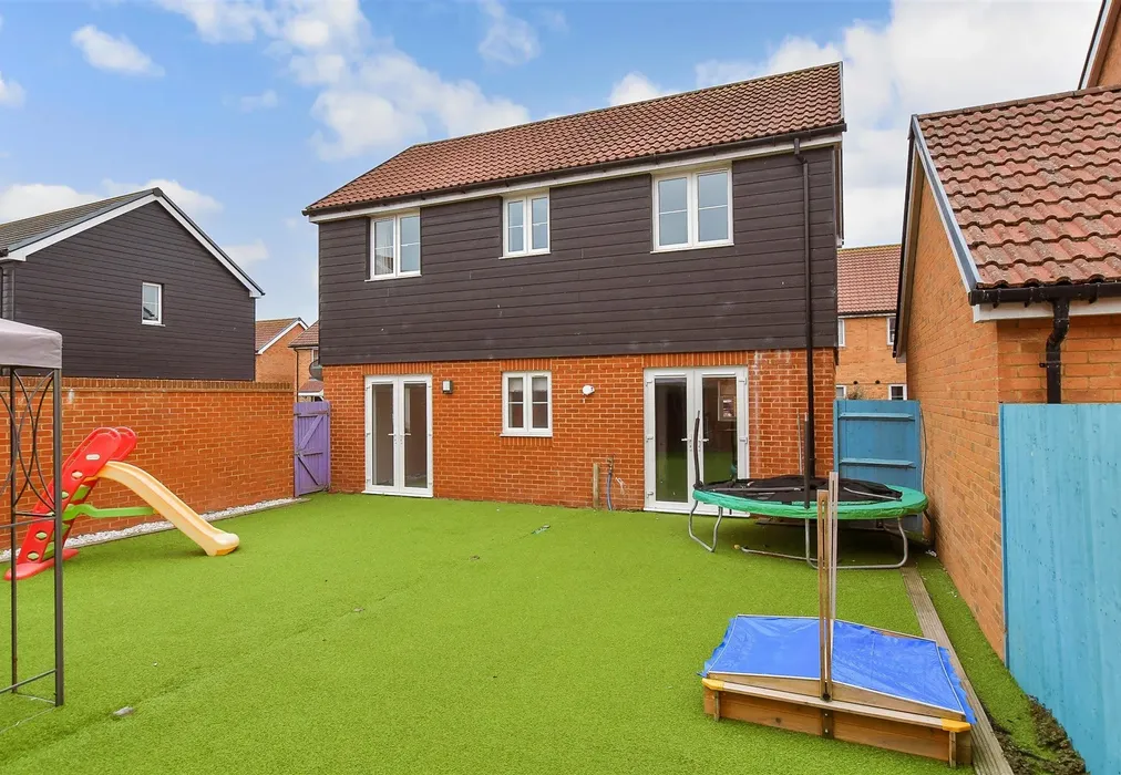 Rear Garden - Navigation Drive, Yapton, Arundel, West Sussex - Wards of Kent
