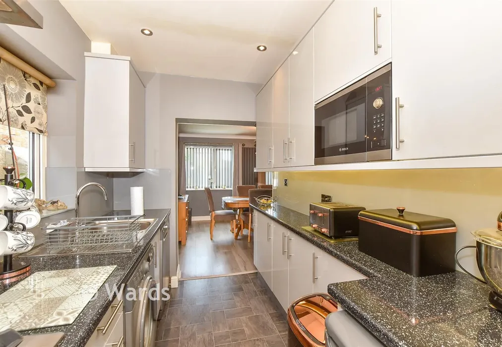 Kitchen - Kings Road, Dover, Kent - Wards of Kent