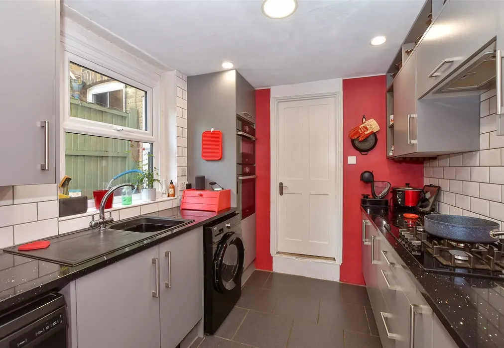 Kitchen - Church Hill, Shepherdswell, Dover, Kent - Wards of Kent