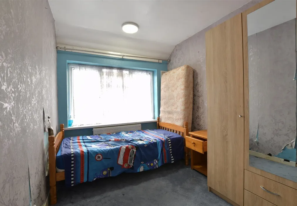 Bedroom 1 - Stonard Road, Dagenham, Essex - Wards of Kent