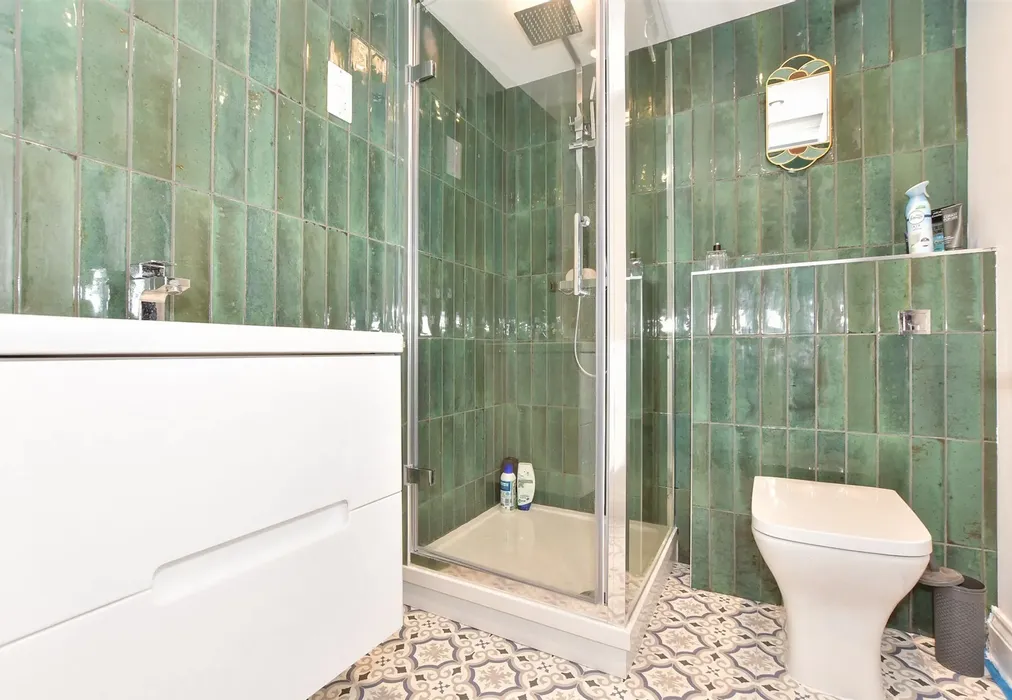 En-Suite Shower Room - D'Este Road, Ramsgate, Kent - Wards of Kent