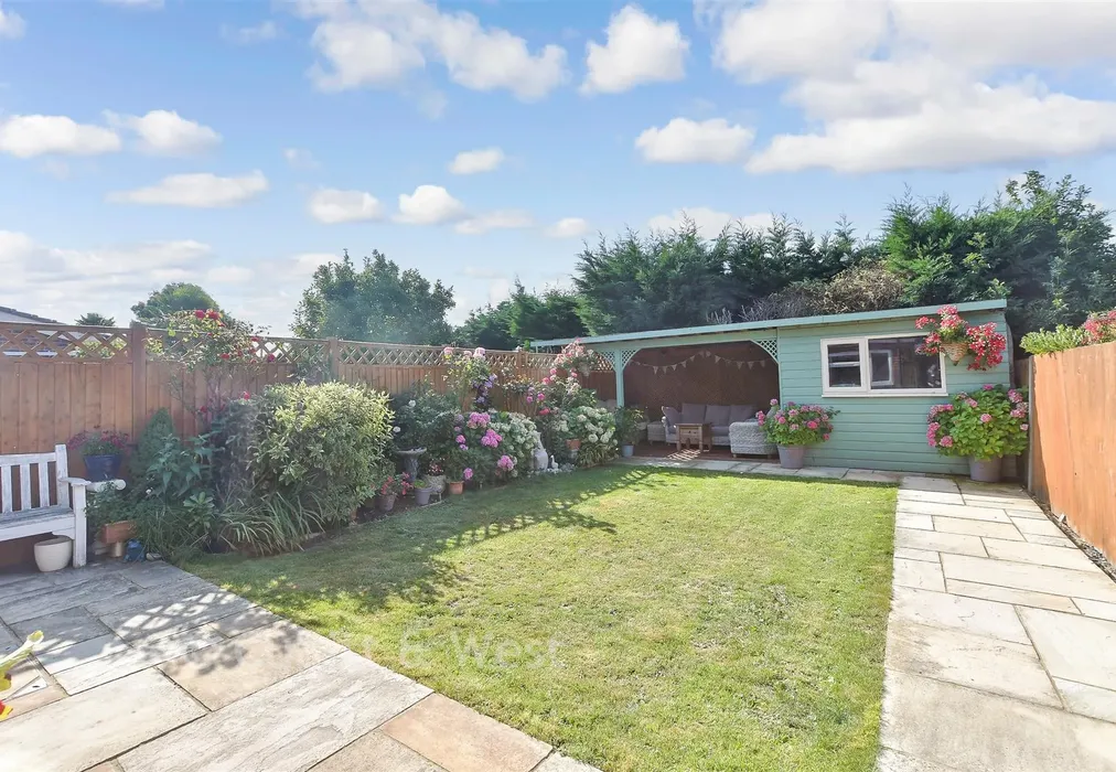Rear Garden - Fairfield Way, Ashington, West Sussex - Wards of Kent