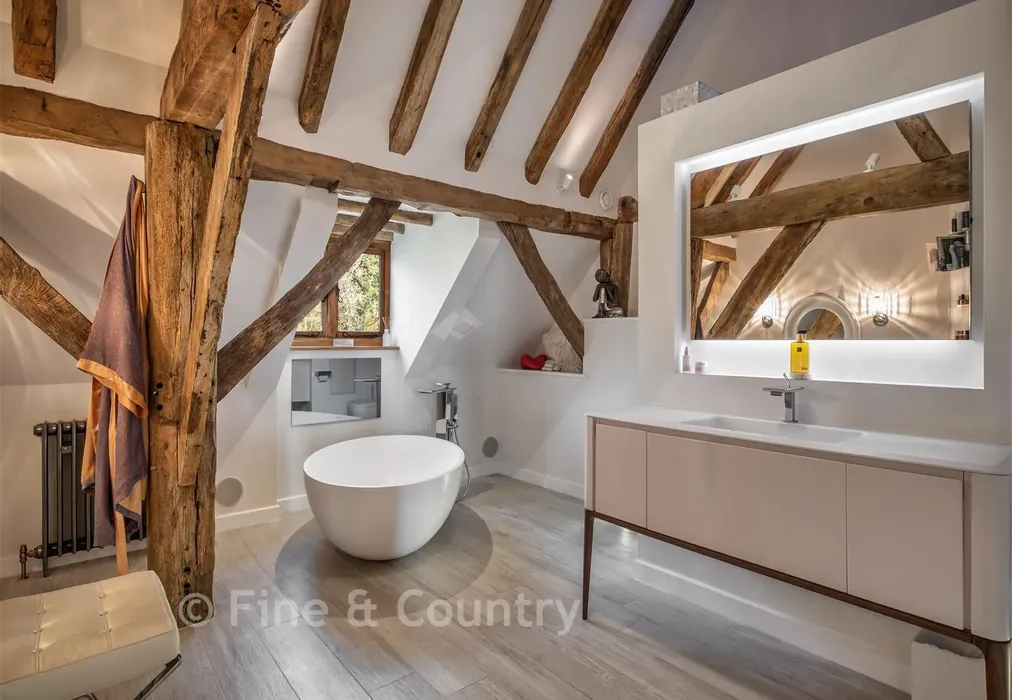 Bathroom - Danegate, Eridge Green, Tunbridge Wells, East Sussex - Wards of Kent