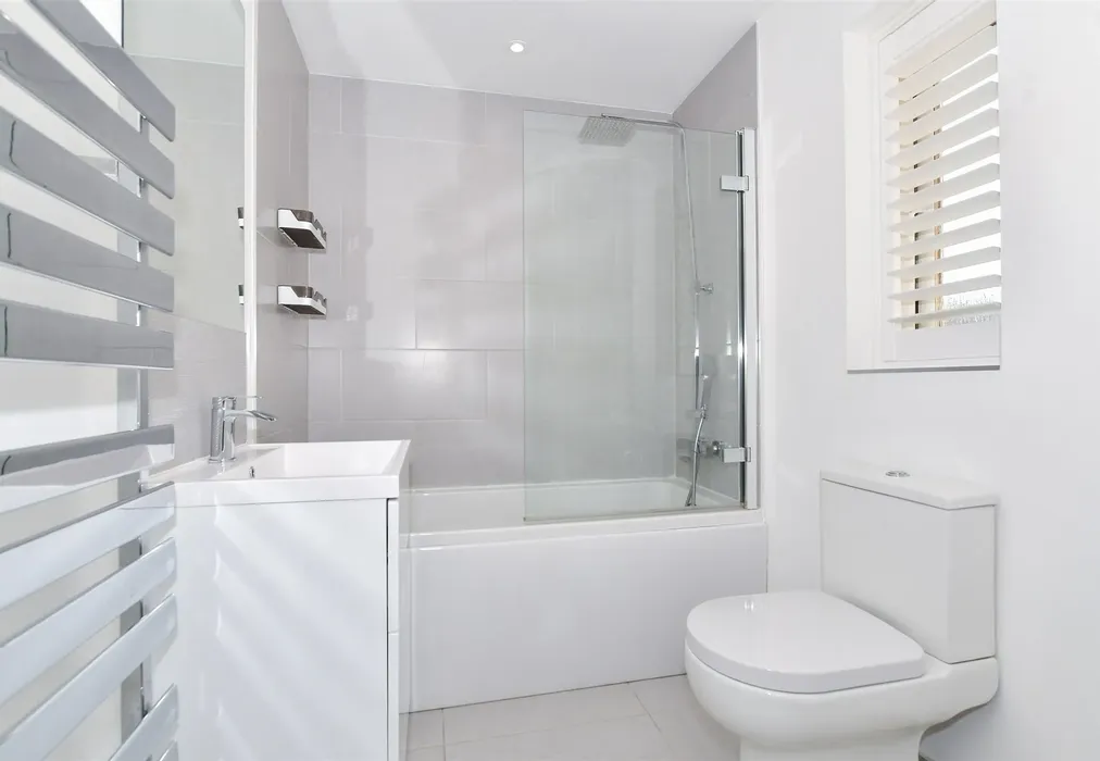 Bathroom - Furfield Chase, Boughton Monchelsea, Maidstone, Kent - Wards of Kent