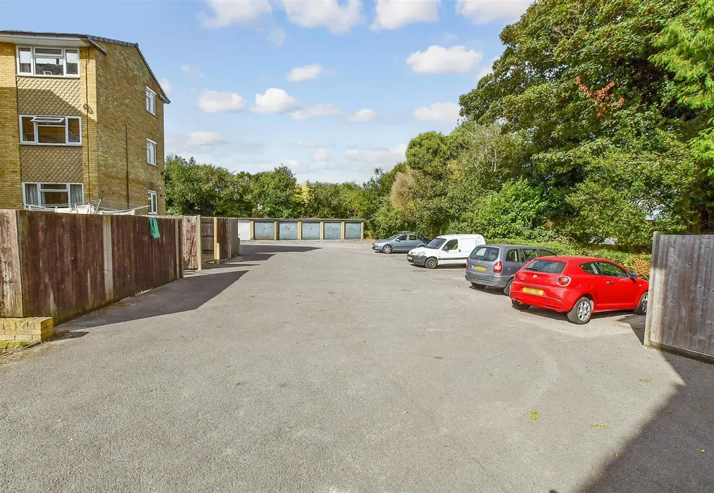 Driveway/Parking - Chenies Close, Tunbridge Wells, Kent - Wards of Kent