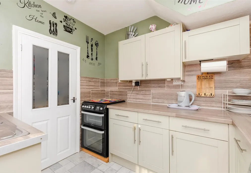 Kitchen - Buller Road, Chatham, Kent - Wards of Kent
