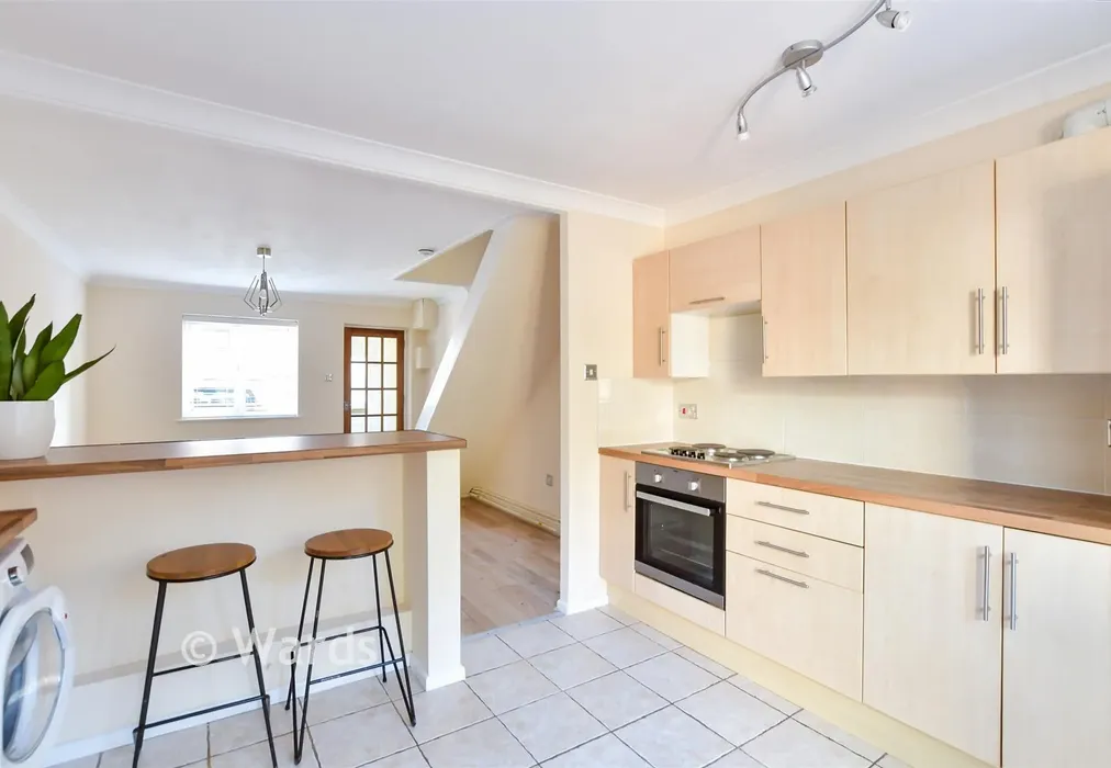 Kitchen - Chillington Close, Upper Halling, Rochester, Kent - Wards of Kent