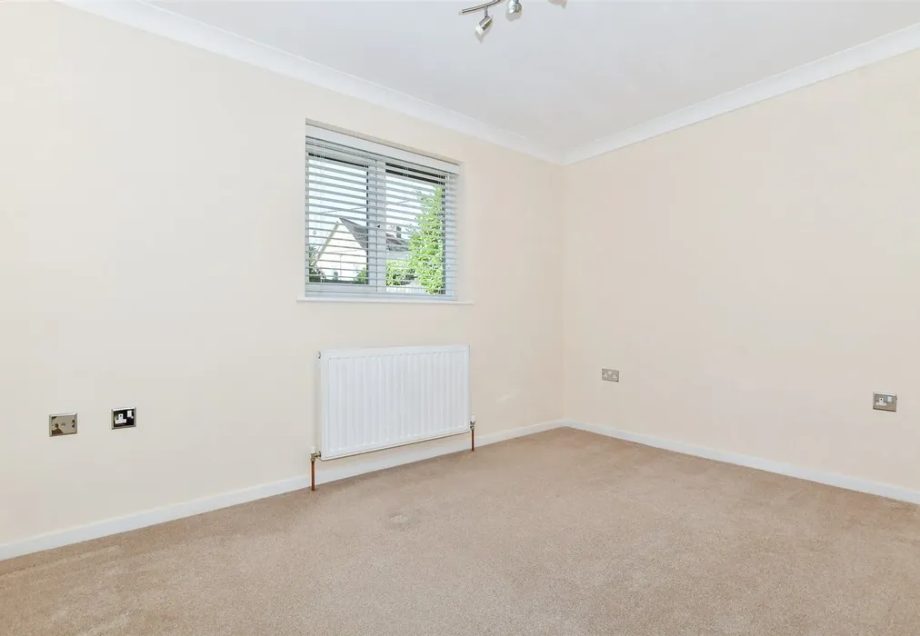 Bedroom 2 - Chillington Close, Upper Halling, Rochester, Kent - Wards of Kent