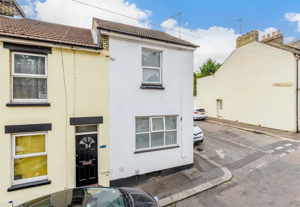 External Brochure - Melbourne Road, Chatham, Kent - Wards of Kent