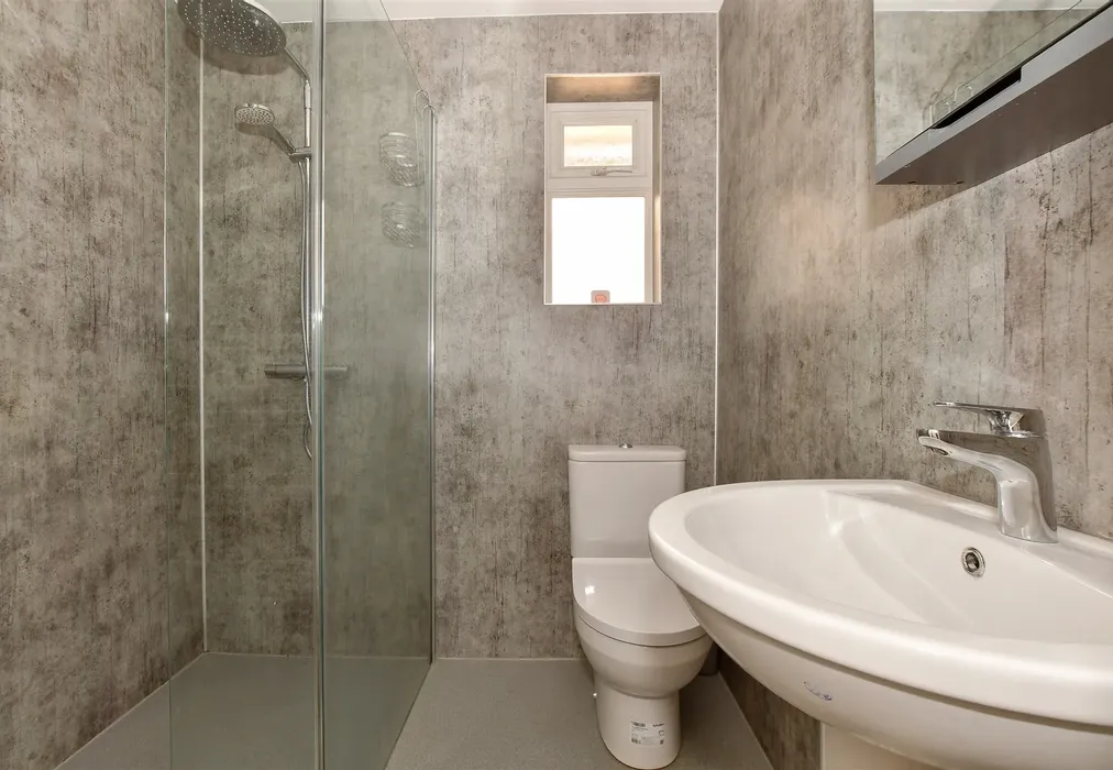 Shower Room - Fleet Way, Shalfleet, Isle of Wight - Wards of Kent