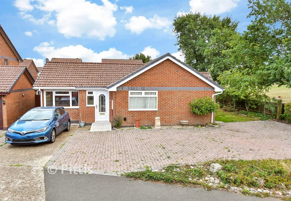 Front Brochure - Fleet Way, Shalfleet, Isle of Wight - Wards of Kent