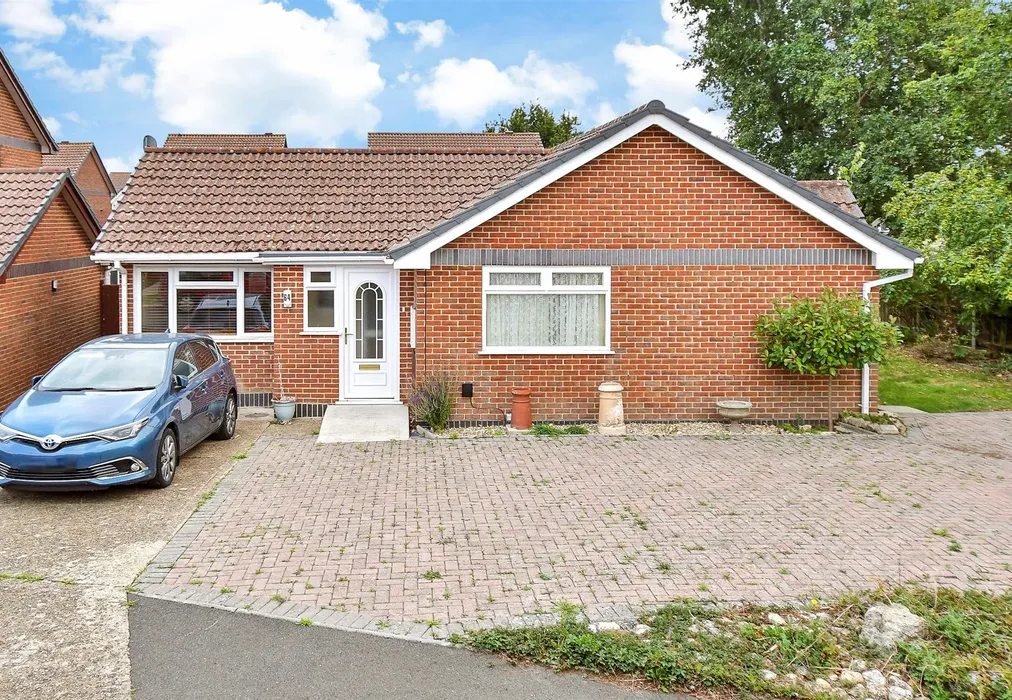 Front Web - Fleet Way, Shalfleet, Isle of Wight - Wards of Kent