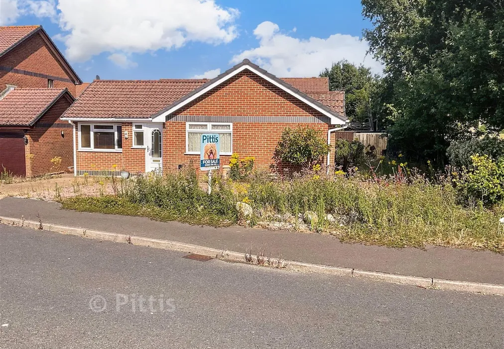 Front Pic - Fleet Way, Shalfleet, Isle of Wight - Wards of Kent