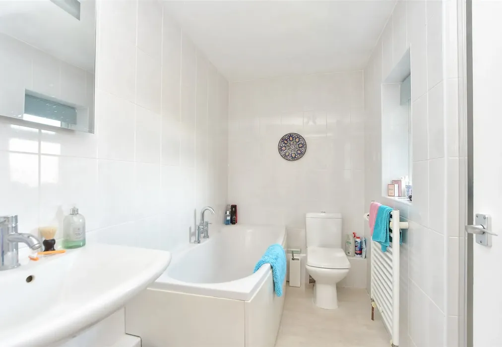 Bathroom - Bramley Avenue, Faversham, Kent - Wards of Kent