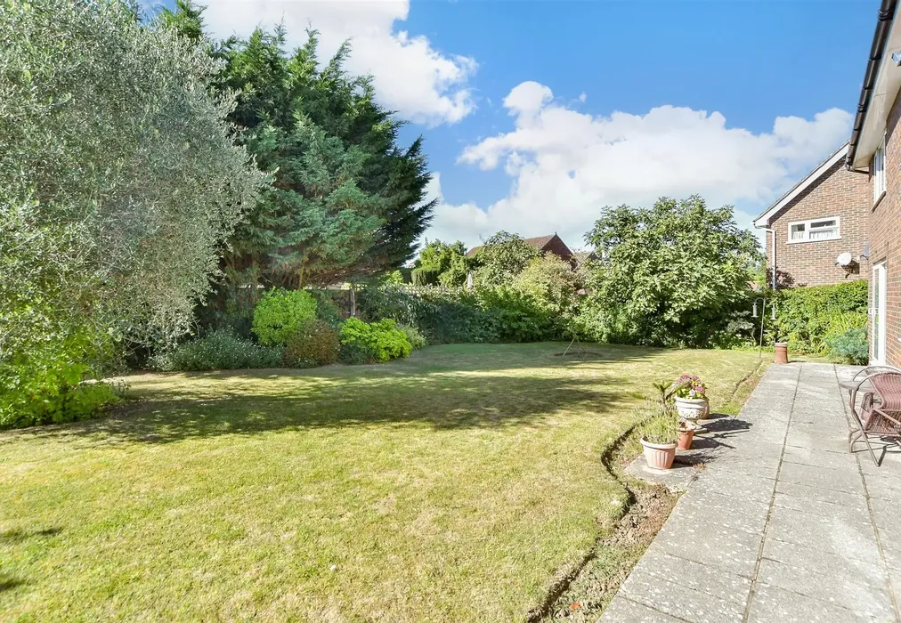 Rear Garden - Bramley Avenue, Faversham, Kent - Wards of Kent