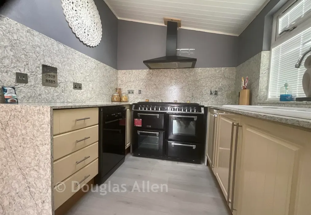 Kitchen - Palm Court, Battlesbridge, Wickford, Essex - Wards of Kent