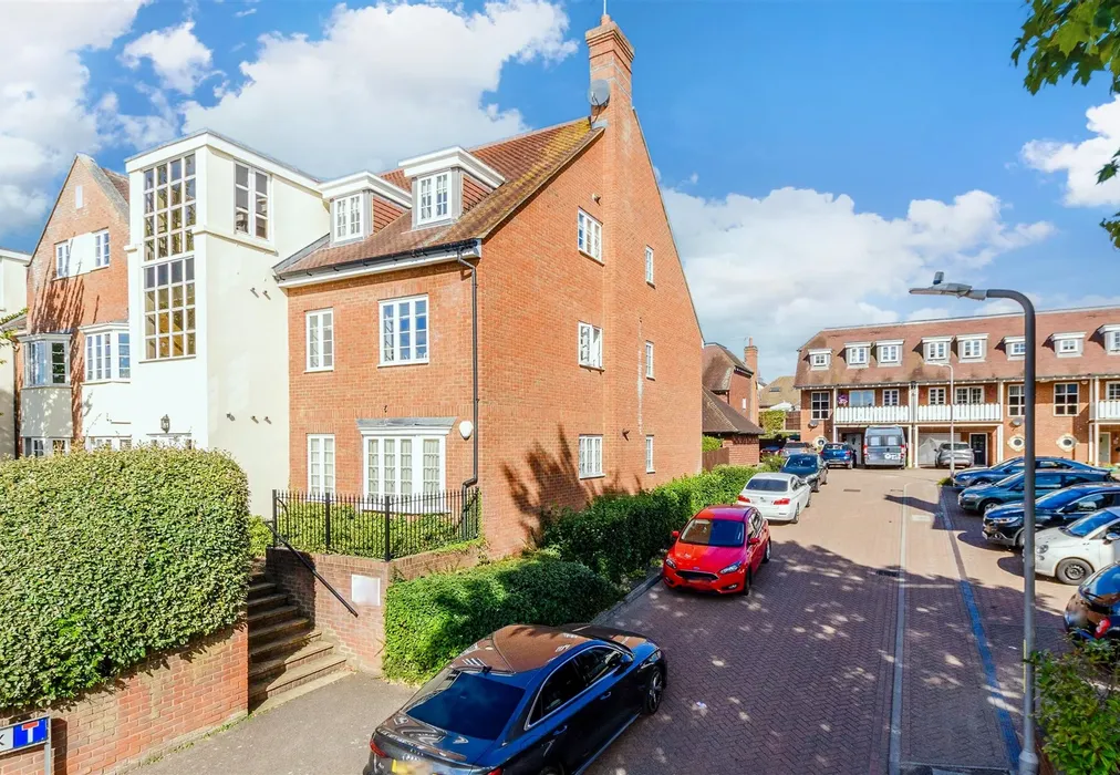 Front (Brochure) - Southbank, Hextable, Swanley, Kent - Wards of Kent