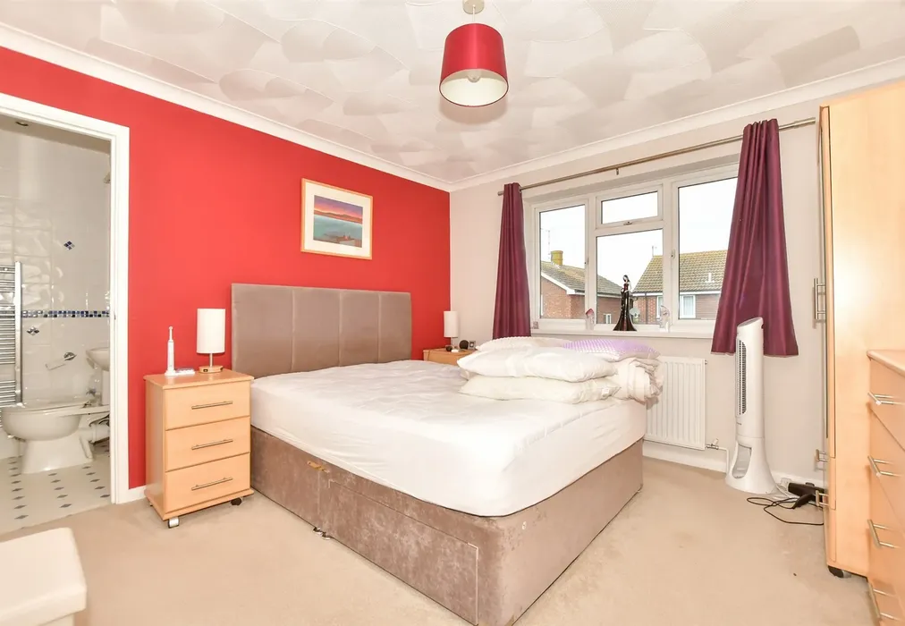 Bedroom 1 - Richmond Drive, New Romney, Kent - Wards of Kent