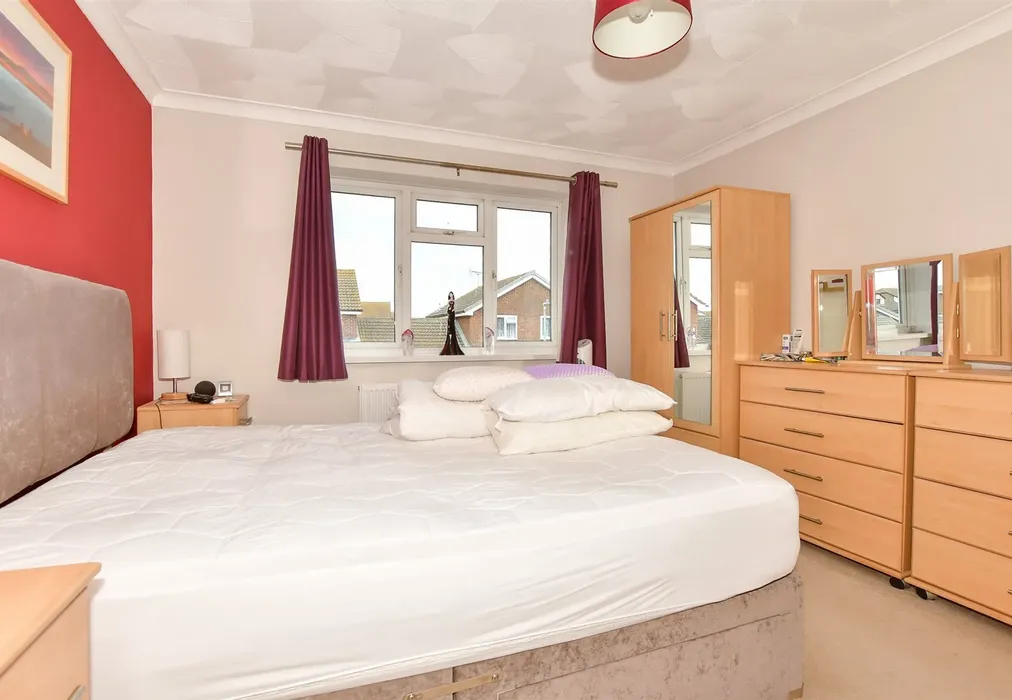 Bedroom 1 - Richmond Drive, New Romney, Kent - Wards of Kent