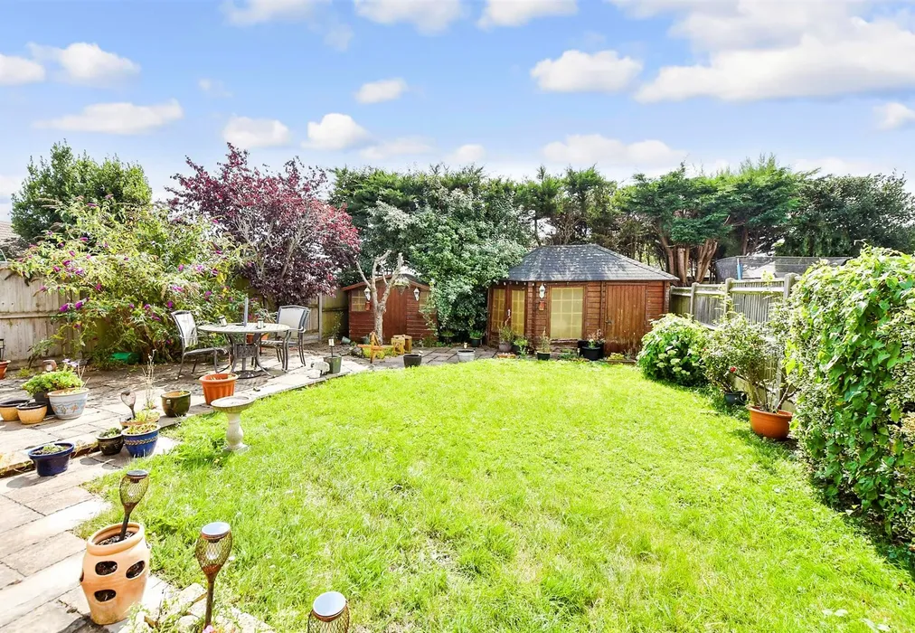 Rear Garden - Richmond Drive, New Romney, Kent - Wards of Kent