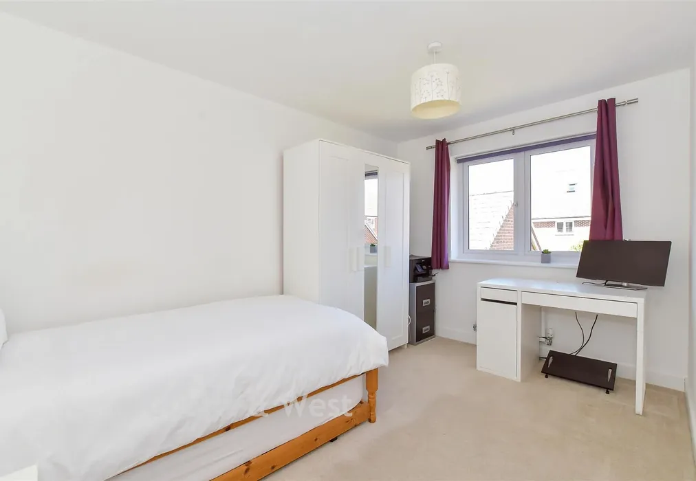 Bedroom 4 - Squires Grove, Eastergate, Chichester, West Sussex - Wards of Kent