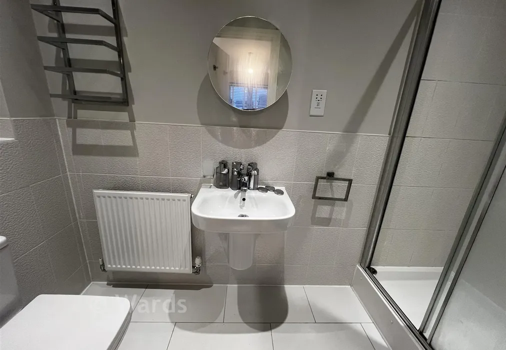 Vacant - Shower Room - Saunders Field, Maidstone, Kent - Wards of Kent