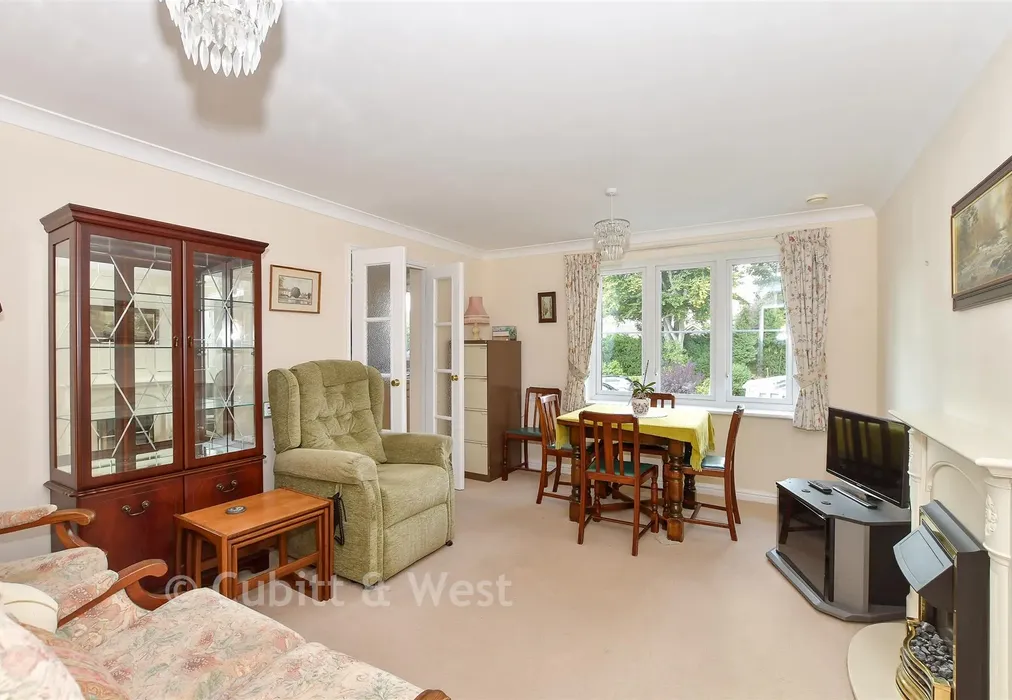 Lounge/Diner - Grange Road, Uckfield, East Sussex - Wards of Kent