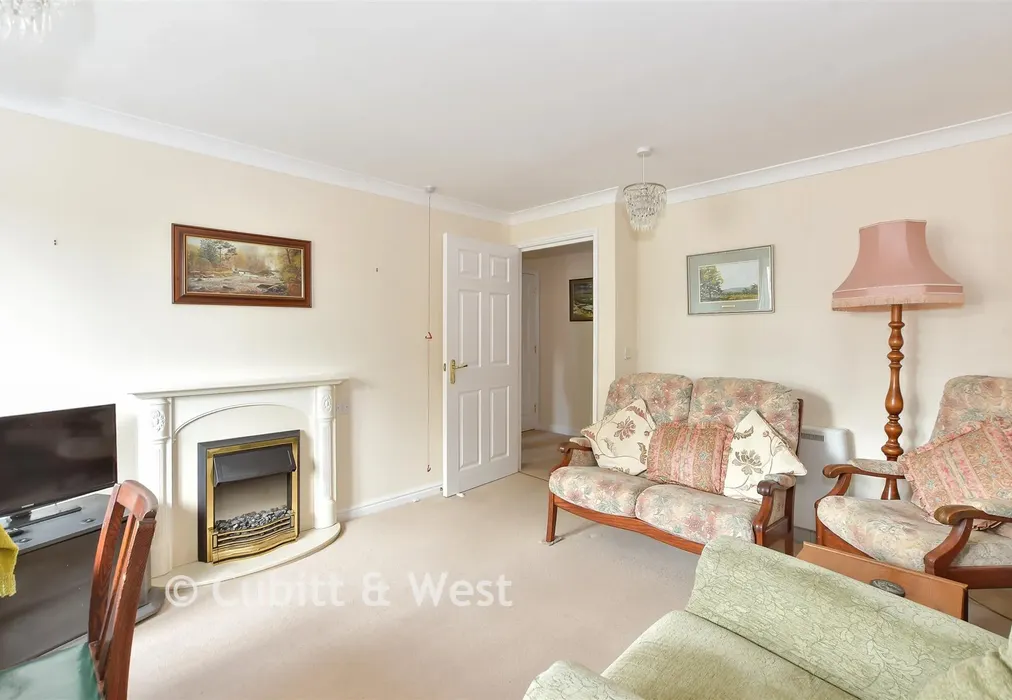 Lounge/Diner - Grange Road, Uckfield, East Sussex - Wards of Kent