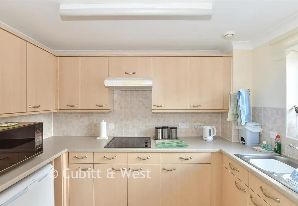 Kitchen - Grange Road, Uckfield, East Sussex - Wards of Kent