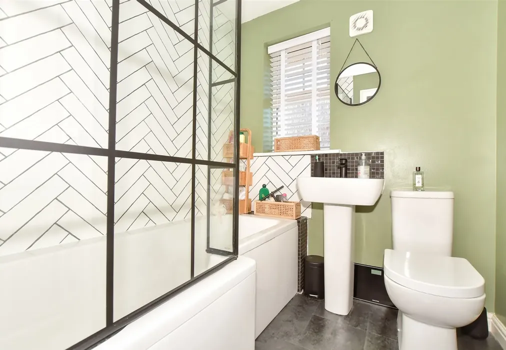 Bathroom - Bishop Close, Margate, Kent - Wards of Kent
