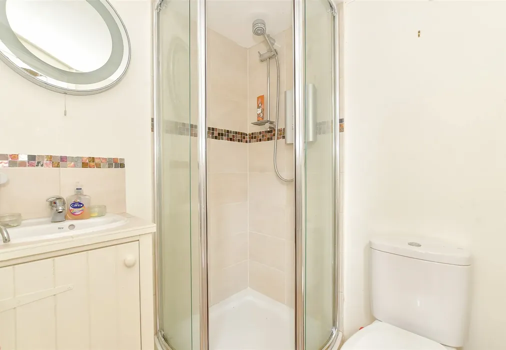 Shower Room - Pond Cottages, Compton, Chichester, West Sussex - Wards of Kent