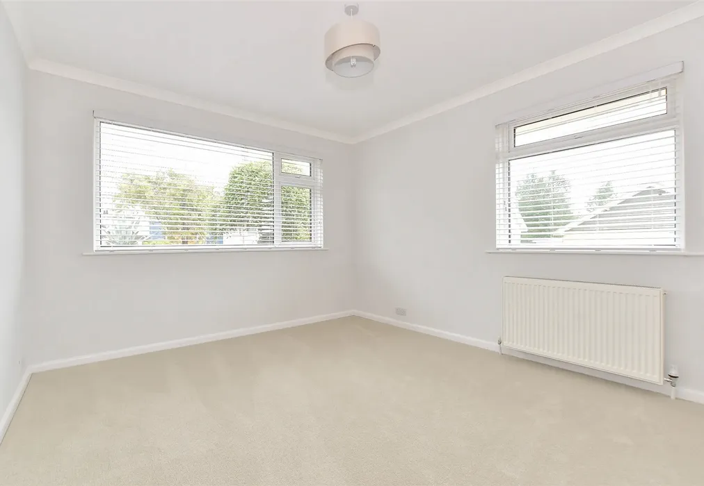 Bedroom 1 - Clarendon Close, Brading, Isle of Wight - Wards of Kent