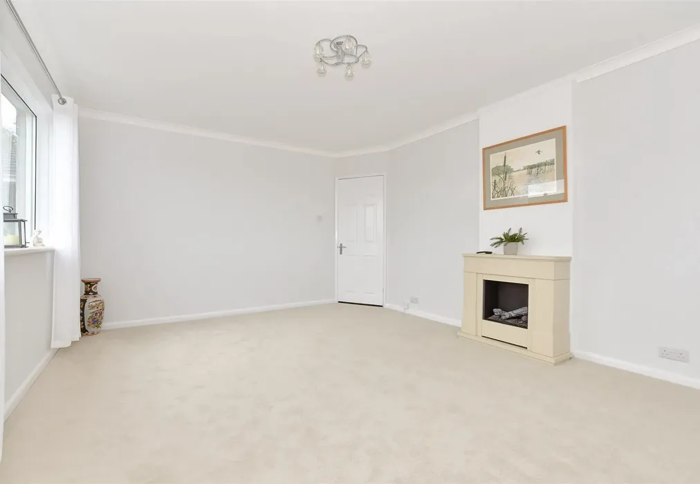 Lounge - Clarendon Close, Brading, Isle of Wight - Wards of Kent