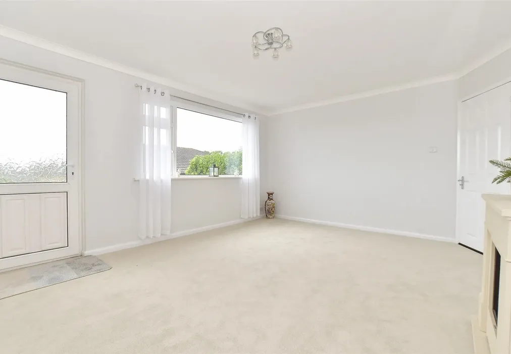 Lounge - Clarendon Close, Brading, Isle of Wight - Wards of Kent