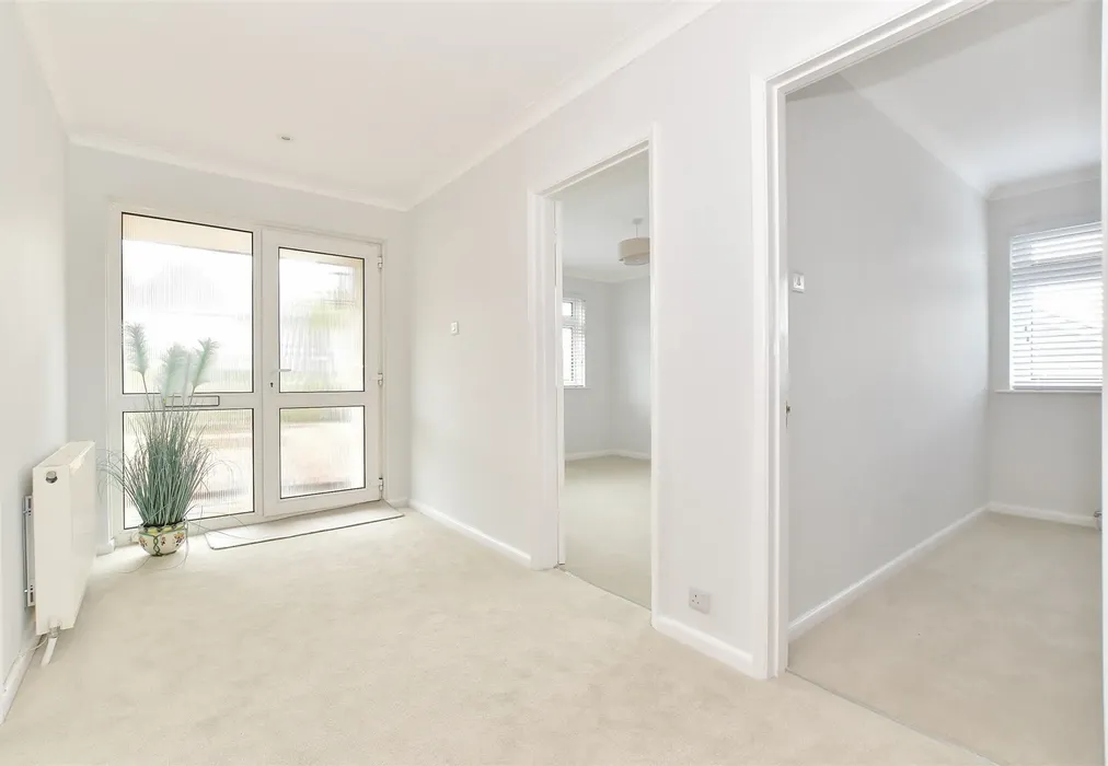 Internal Lifestyle Photograph - Clarendon Close, Brading, Isle of Wight - Wards of Kent