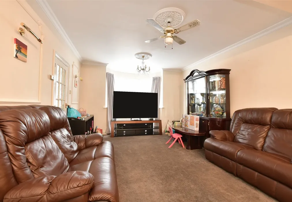 Lounge - New Road, Chingford - Wards of Kent