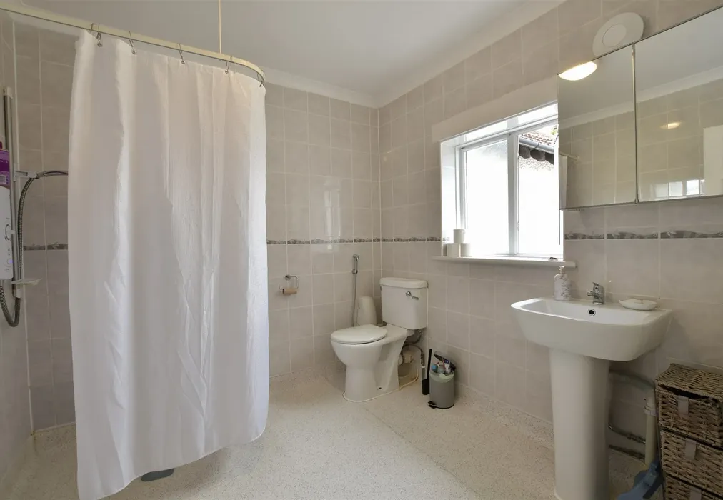 Shower Room - New Road, Chingford - Wards of Kent