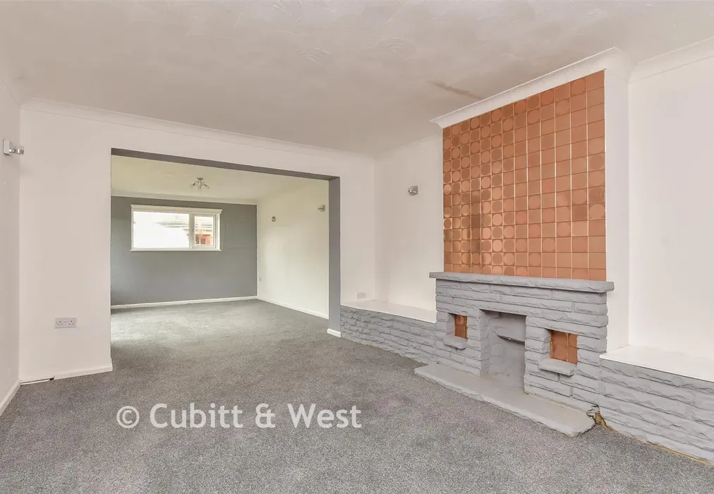 Lounge - Seaview Road, Peacehaven, East Sussex - Wards of Kent