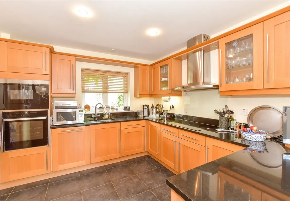 Kitchen/ Diner - Redhill Road, Rowland's Castle, Hampshire - Wards of Kent