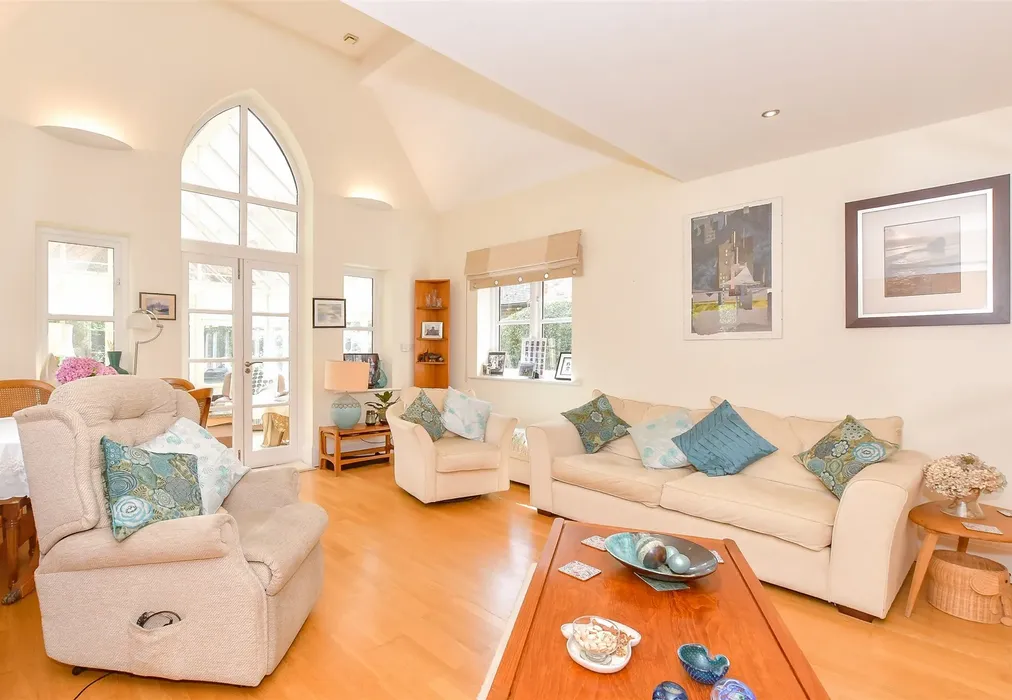 Lounge - Redhill Road, Rowland's Castle, Hampshire - Wards of Kent